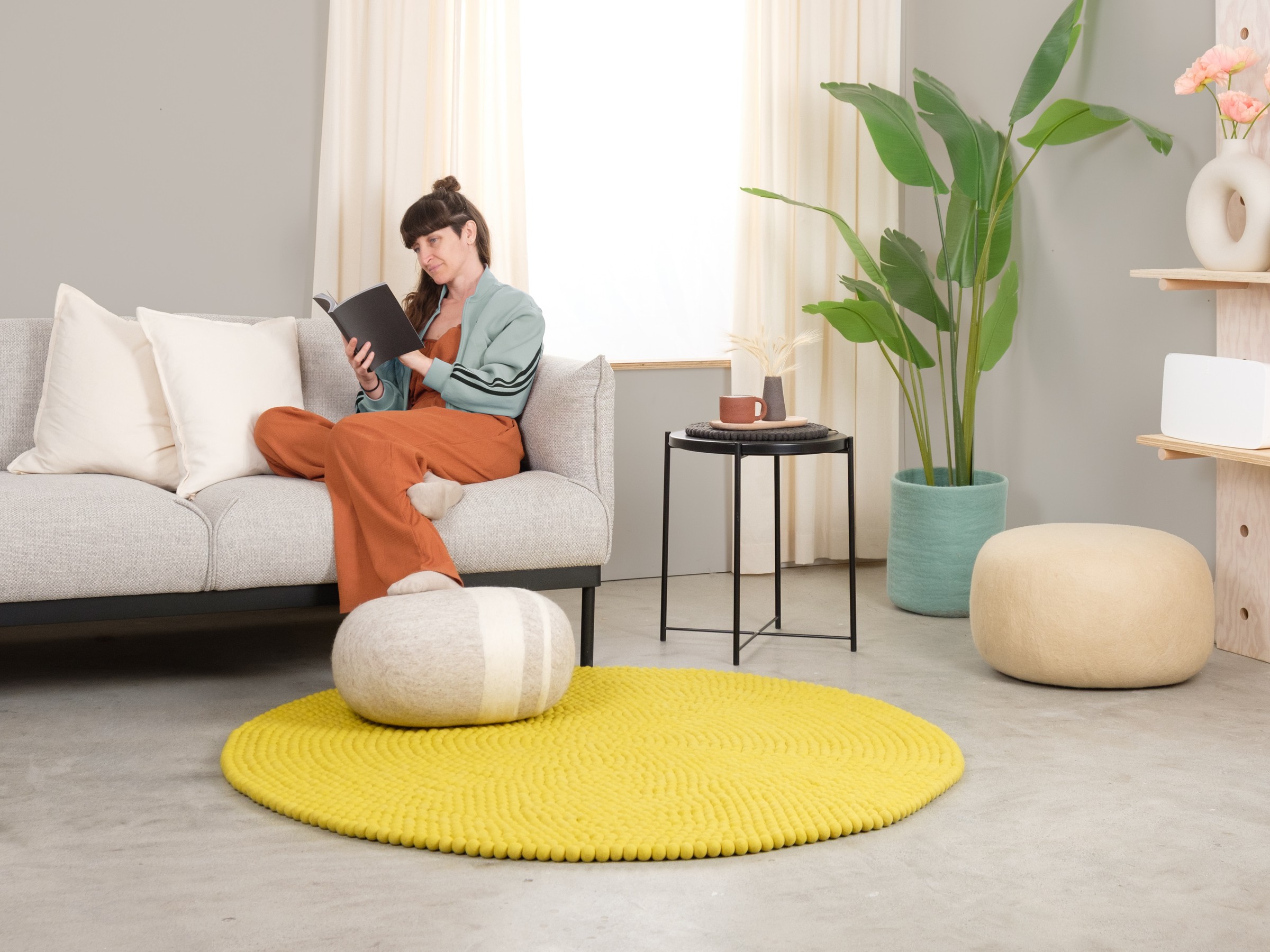 myfelt Kata Filzkugelteppich Gelbgrün rund Ø 50 cm