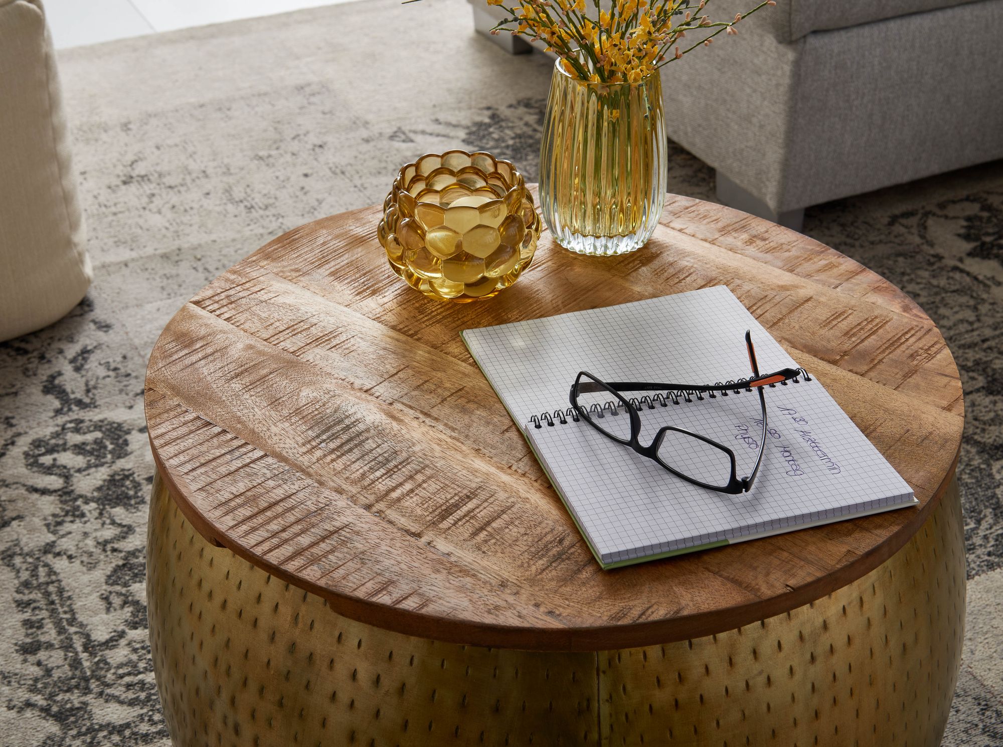 Couchtisch Alvundeid Mango Massivholz Gold Ø 60 cm