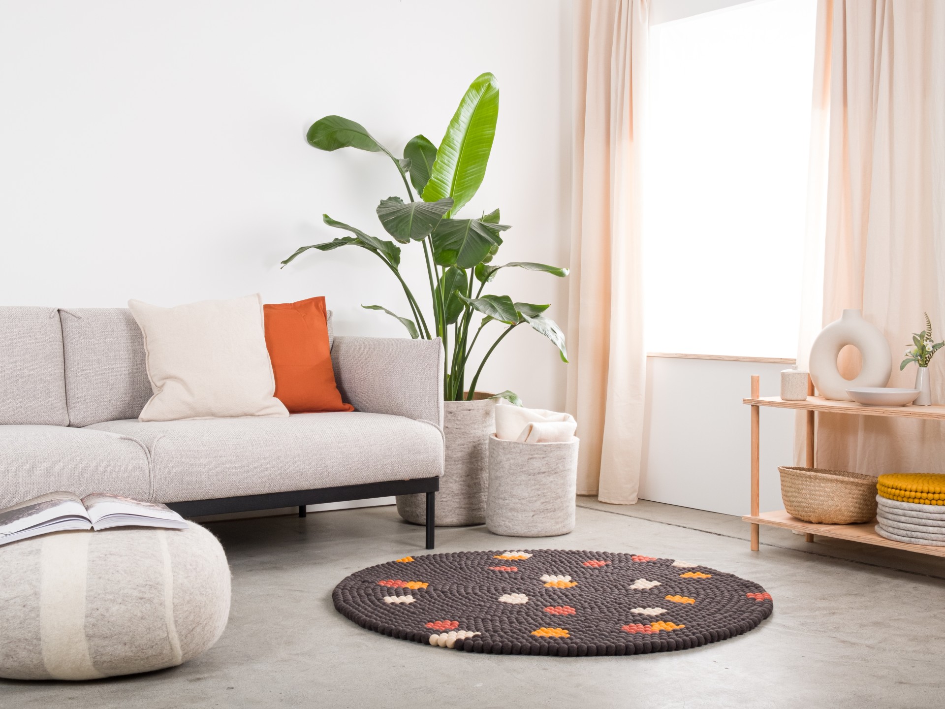 myfelt Terra Coal Filzkugelteppich Anthrazit rund Ø 50 cm
