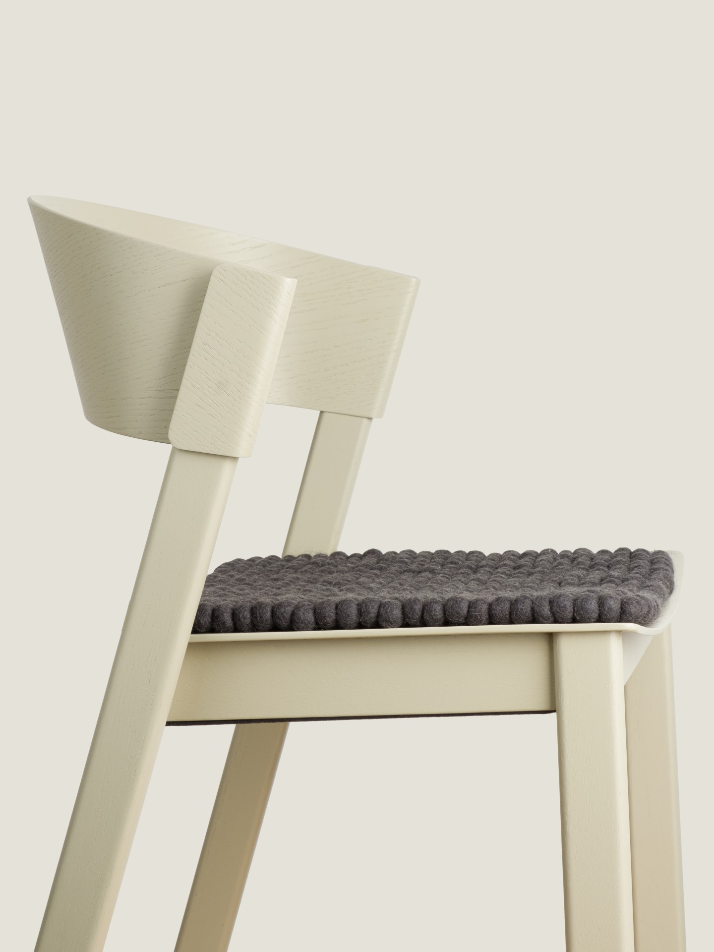 myfelt Kuno - Filzkugel Sitzauflage quadratisch