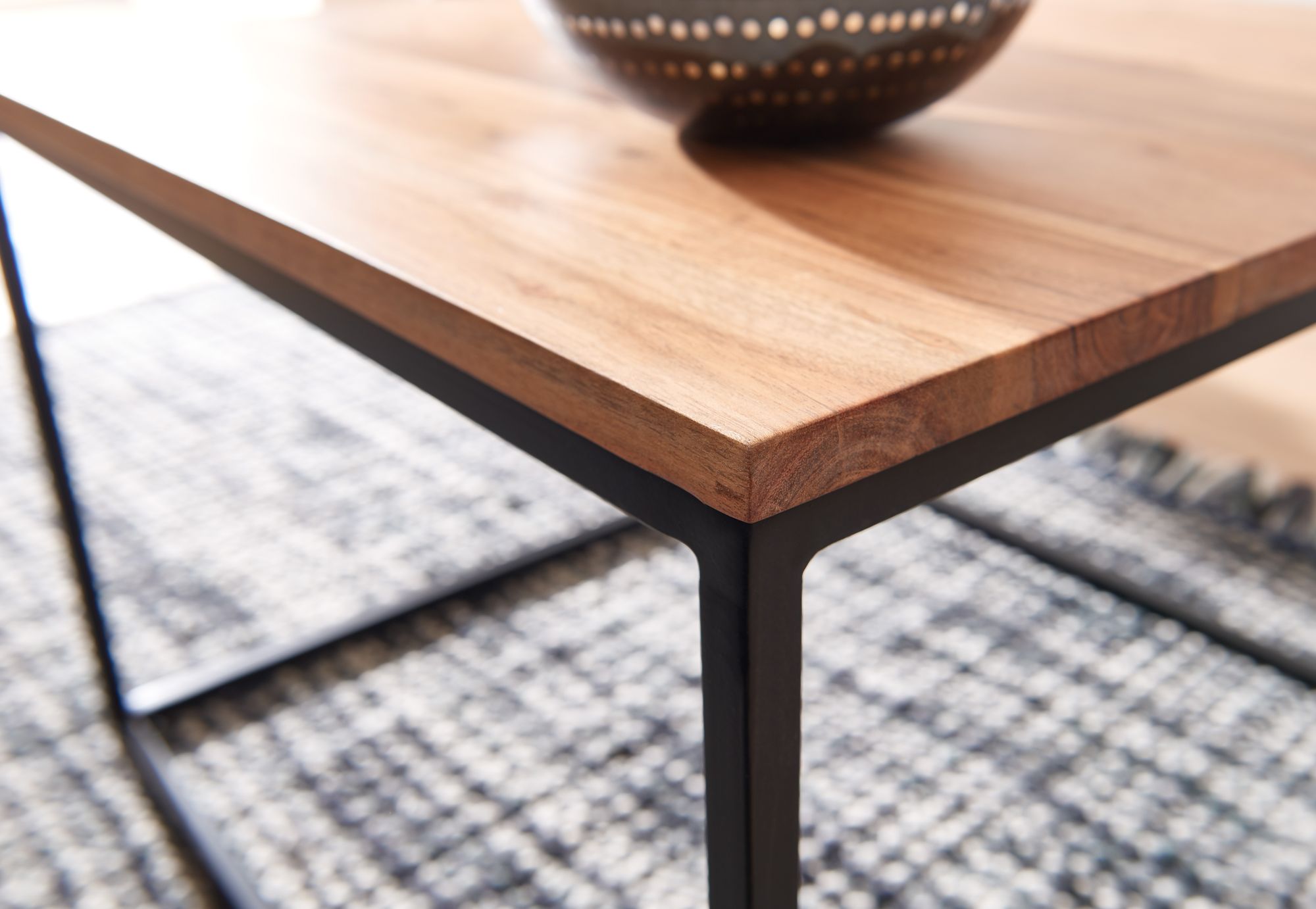 Couchtisch Arskogur Akazie Massivholz 60 × 60 × 41 cm