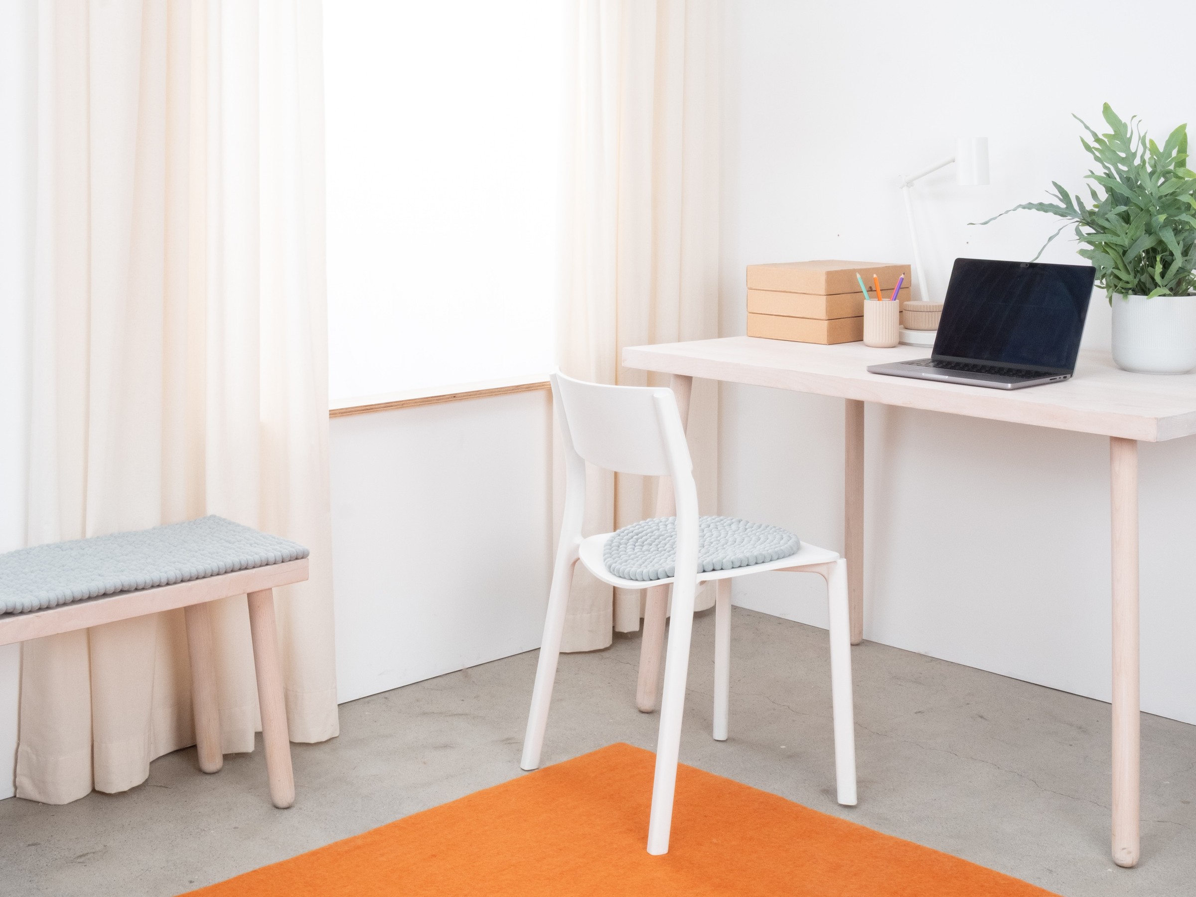 myfelt Liv Filzkugel-Sitzauflage Hellblau Ø 36 cm