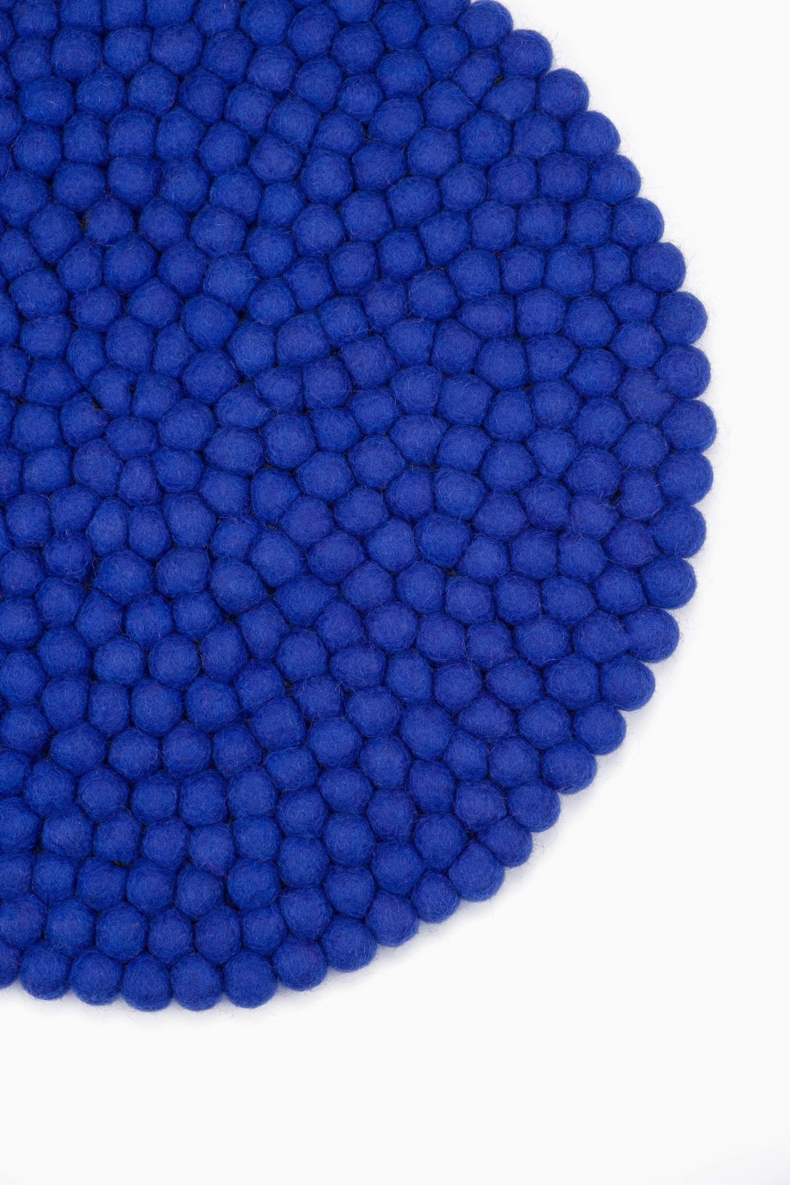 myfelt Isa Filzkugel-Sitzauflage Royalblau Ø 36 cm