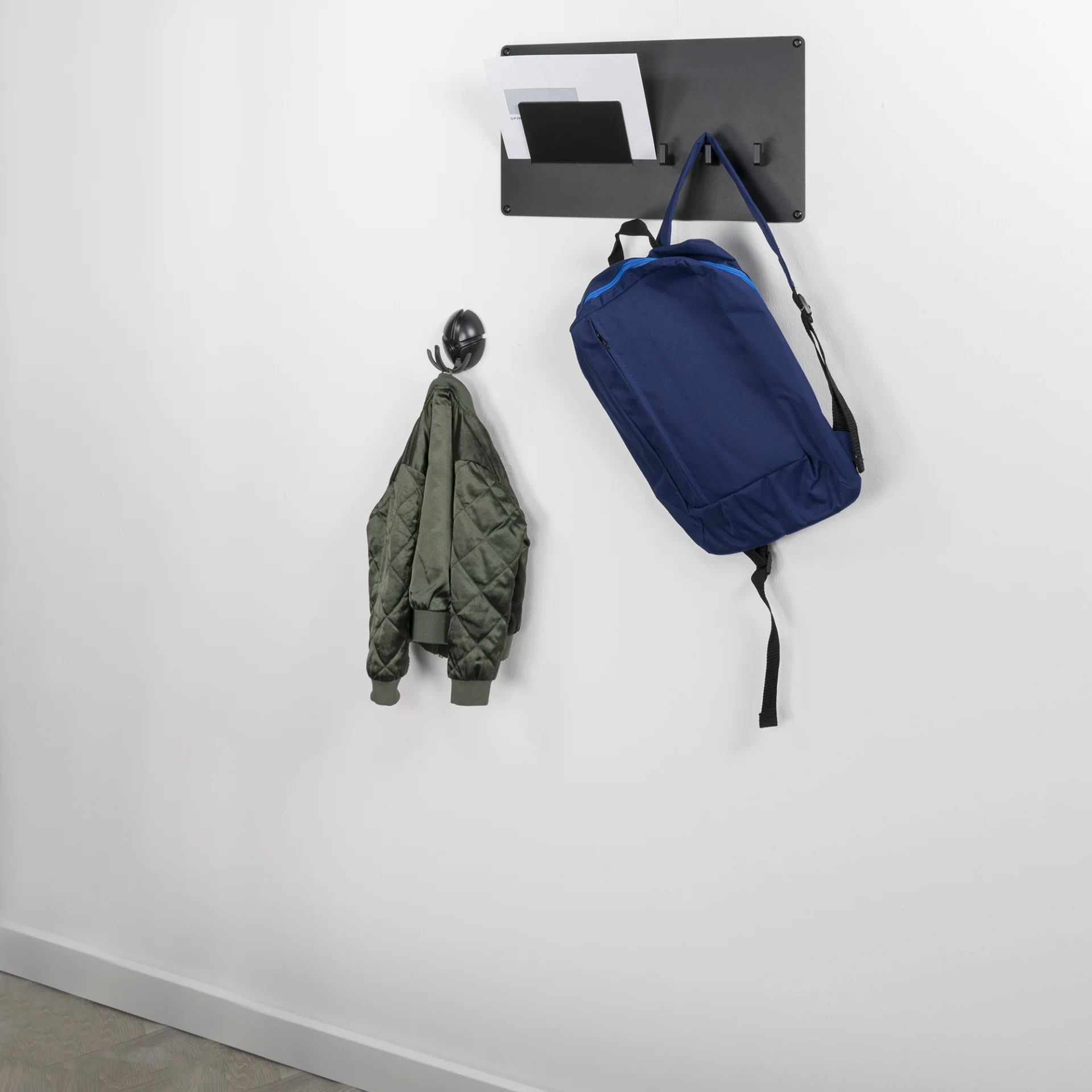 Spinder Design Wandgarderobe Tick Schwarz