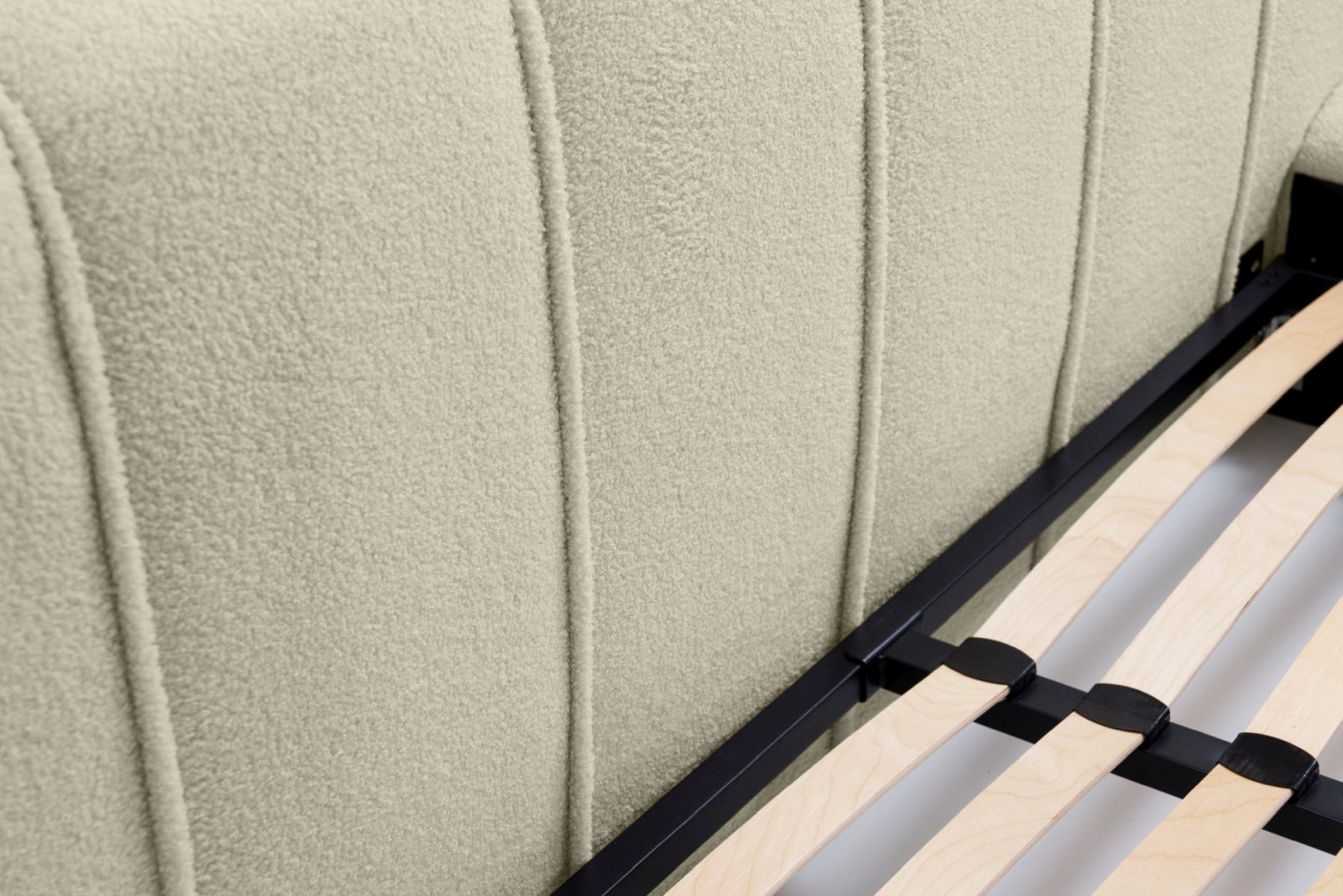 Polsterbett Belio Boucle 140x200 mit Holzrahmen Quelle 03