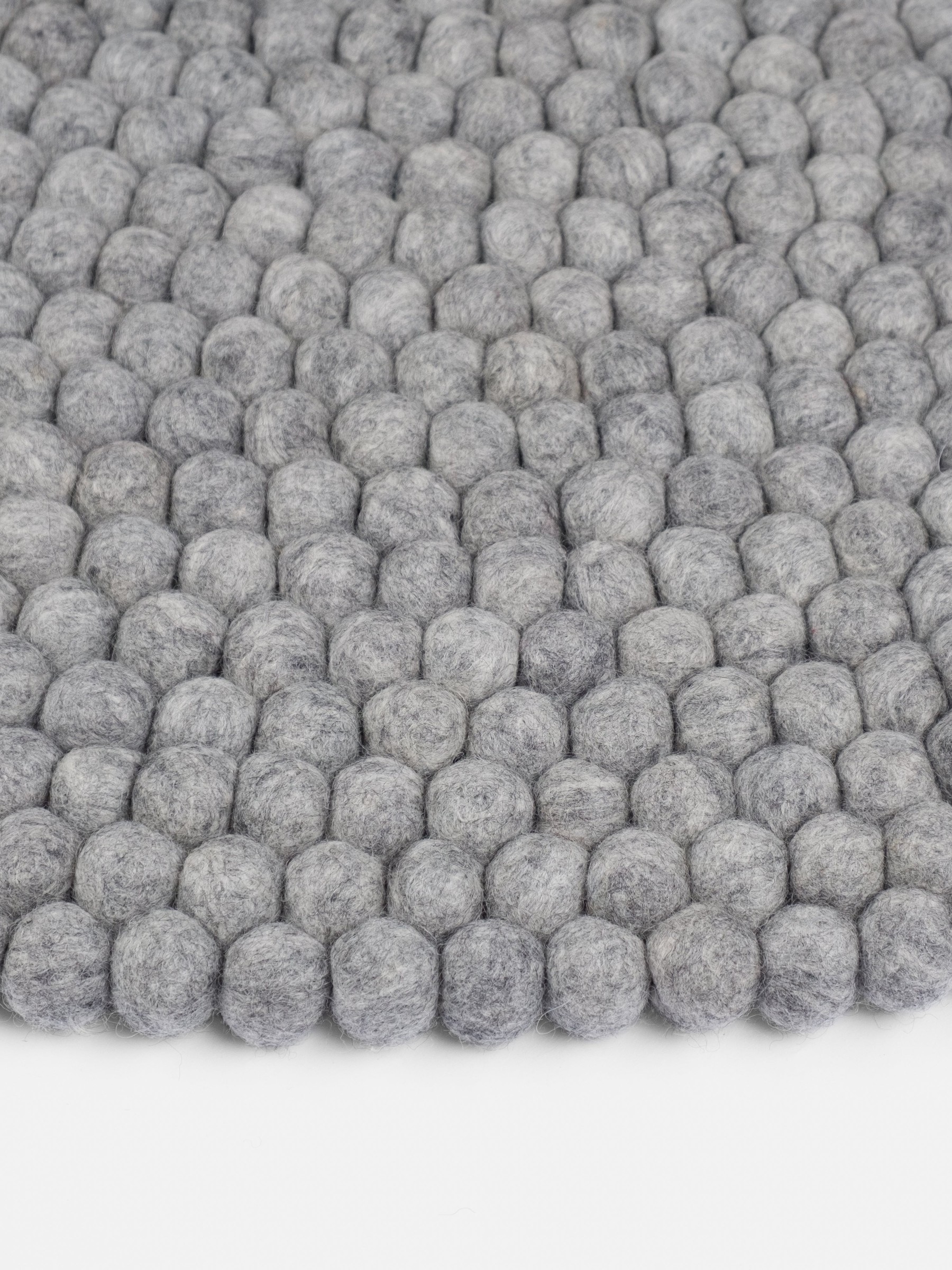 myfelt Carl Filzkugelteppich Grau meliert rund Ø 50 cm