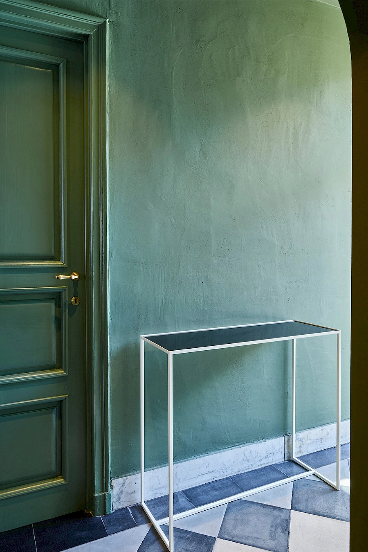 deKnudt Mesa White – Raumansicht 4