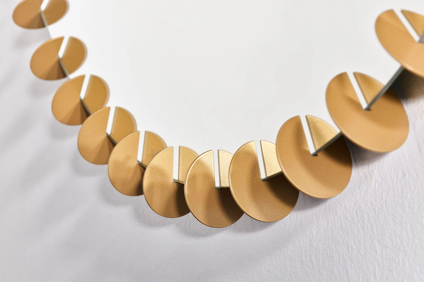 deKnudt Ray Gold Set – Detailansicht 4