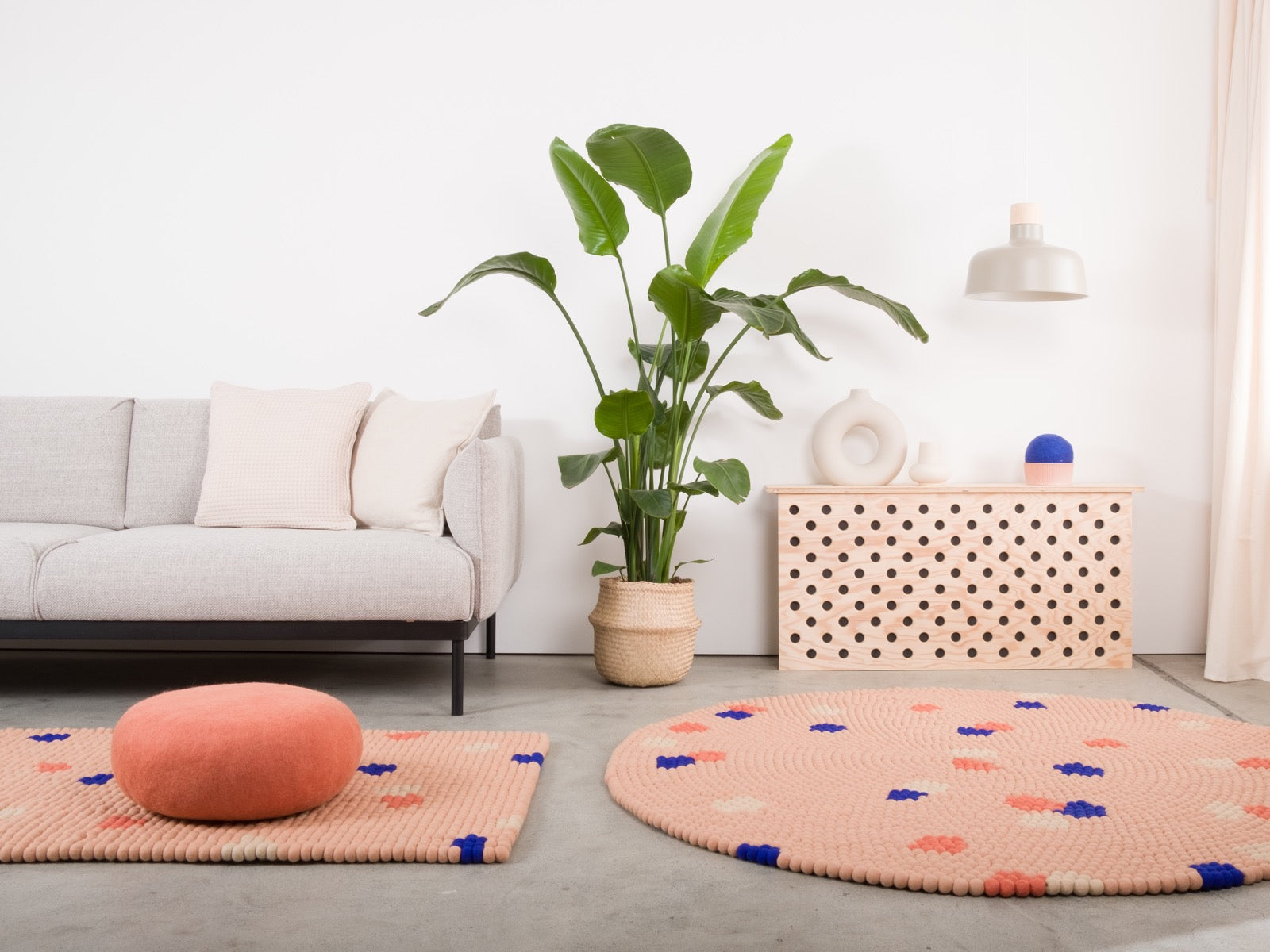 myfelt Terra Rose Filzkugelteppich Pink rund Ø 50 cm