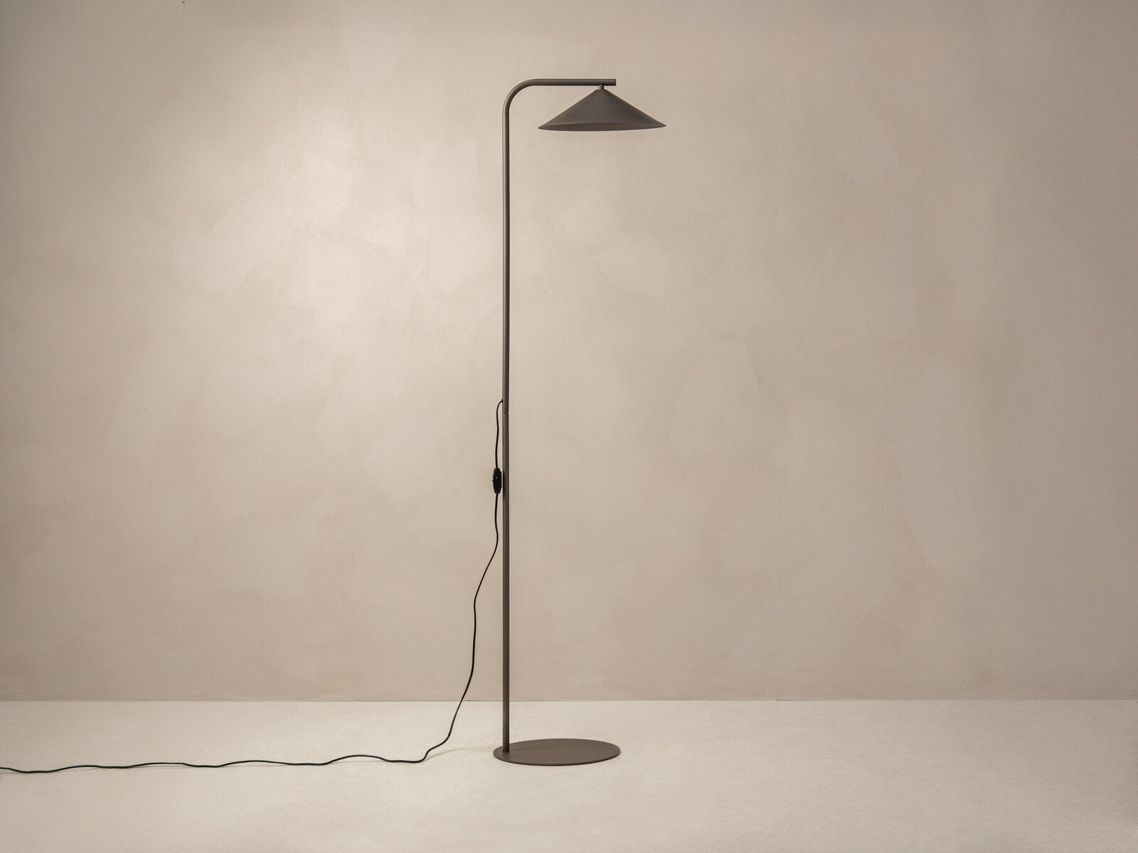 Micadoni Nocte Stehlampe Braun