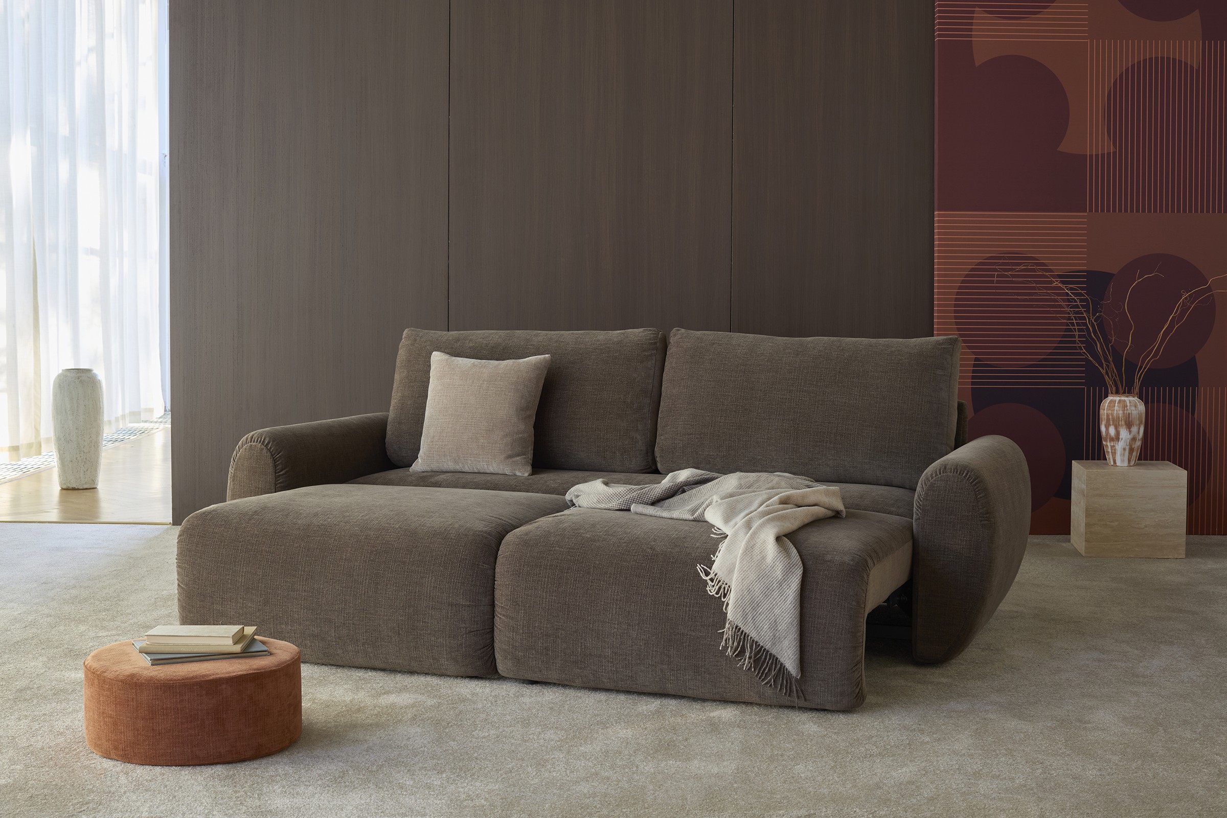 Schlafsofa Norum mit Curve-Armlehnen