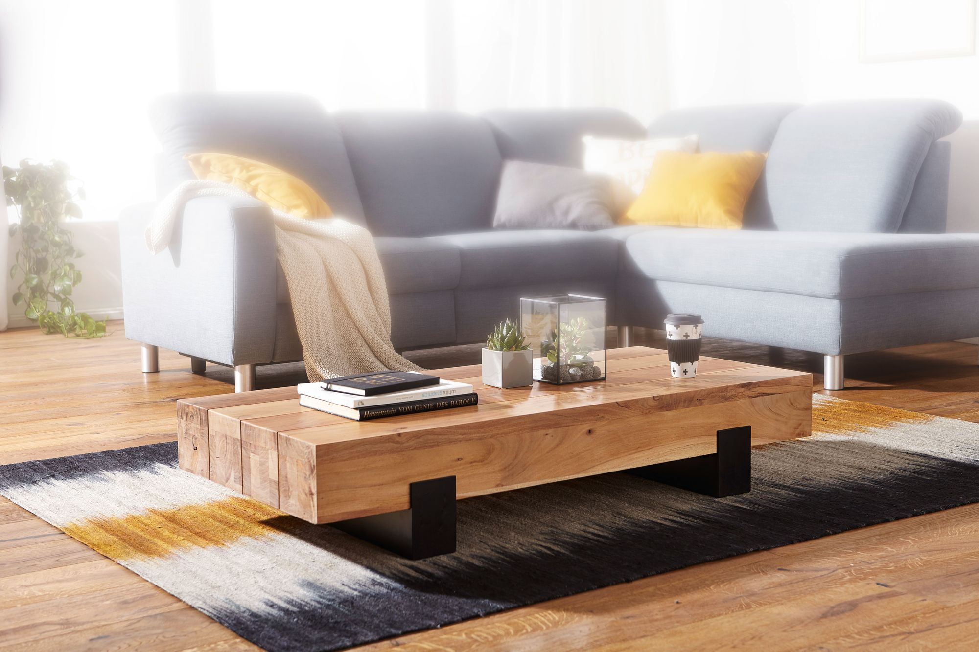 Couchtisch Bredebro Akazie Massivholz 130 × 59 × 25 cm