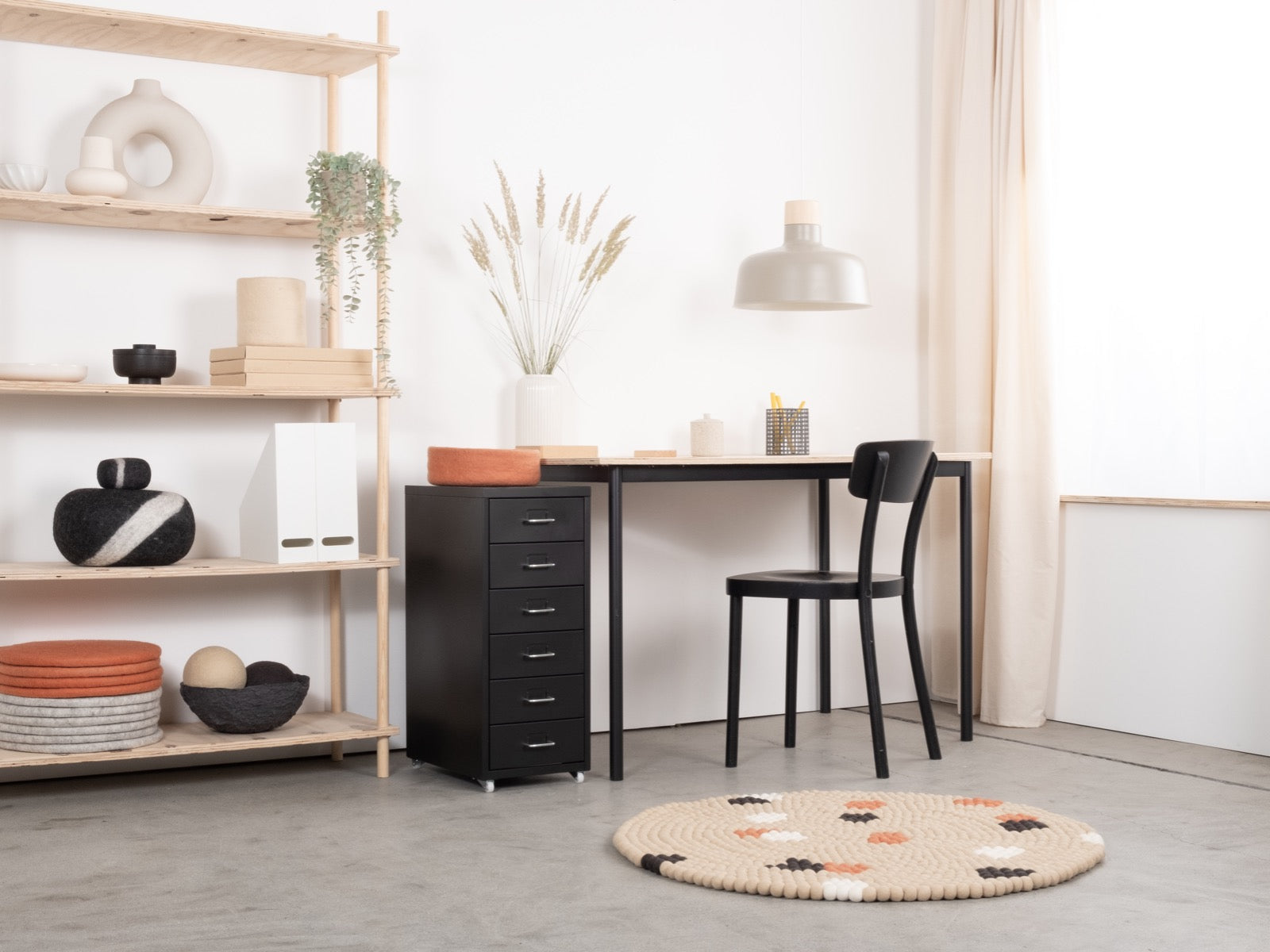 myfelt Terra Sand Filzkugelteppich Beige rund Ø 50 cm