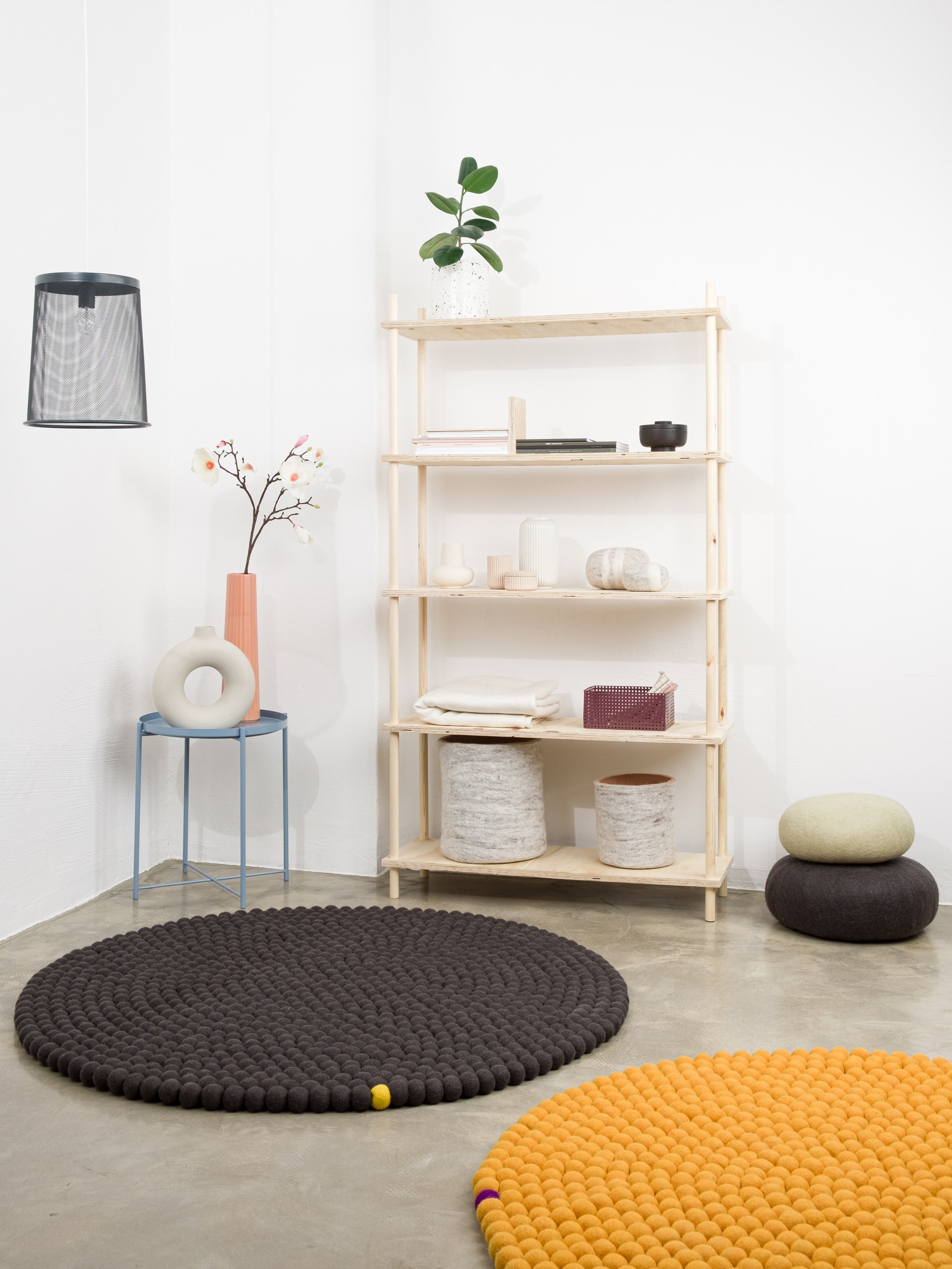 myfelt Big One Filzkugelteppich Anthrazit rund Ø 50 cm