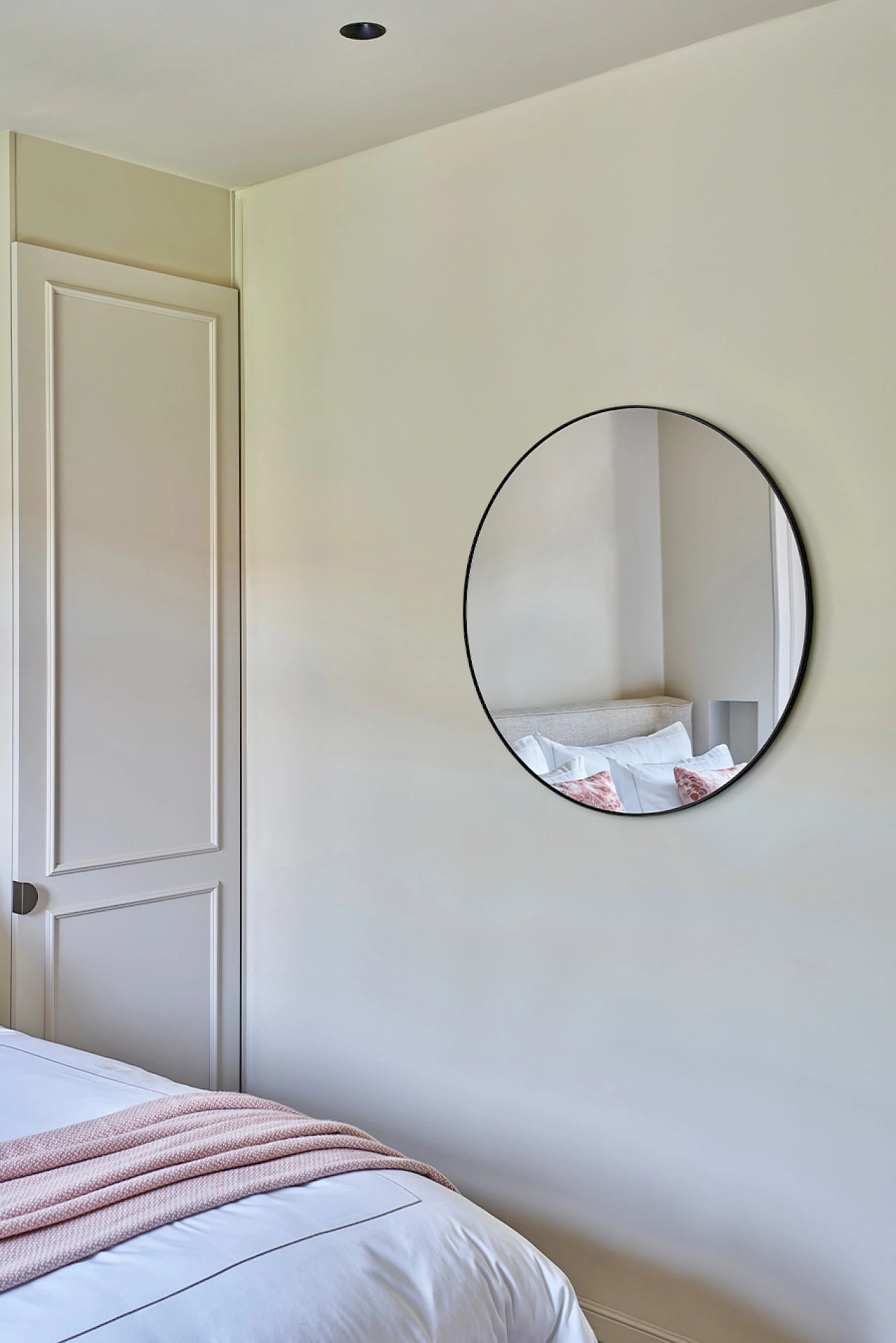 deKnudt Hoop Black M – Raumansicht 4