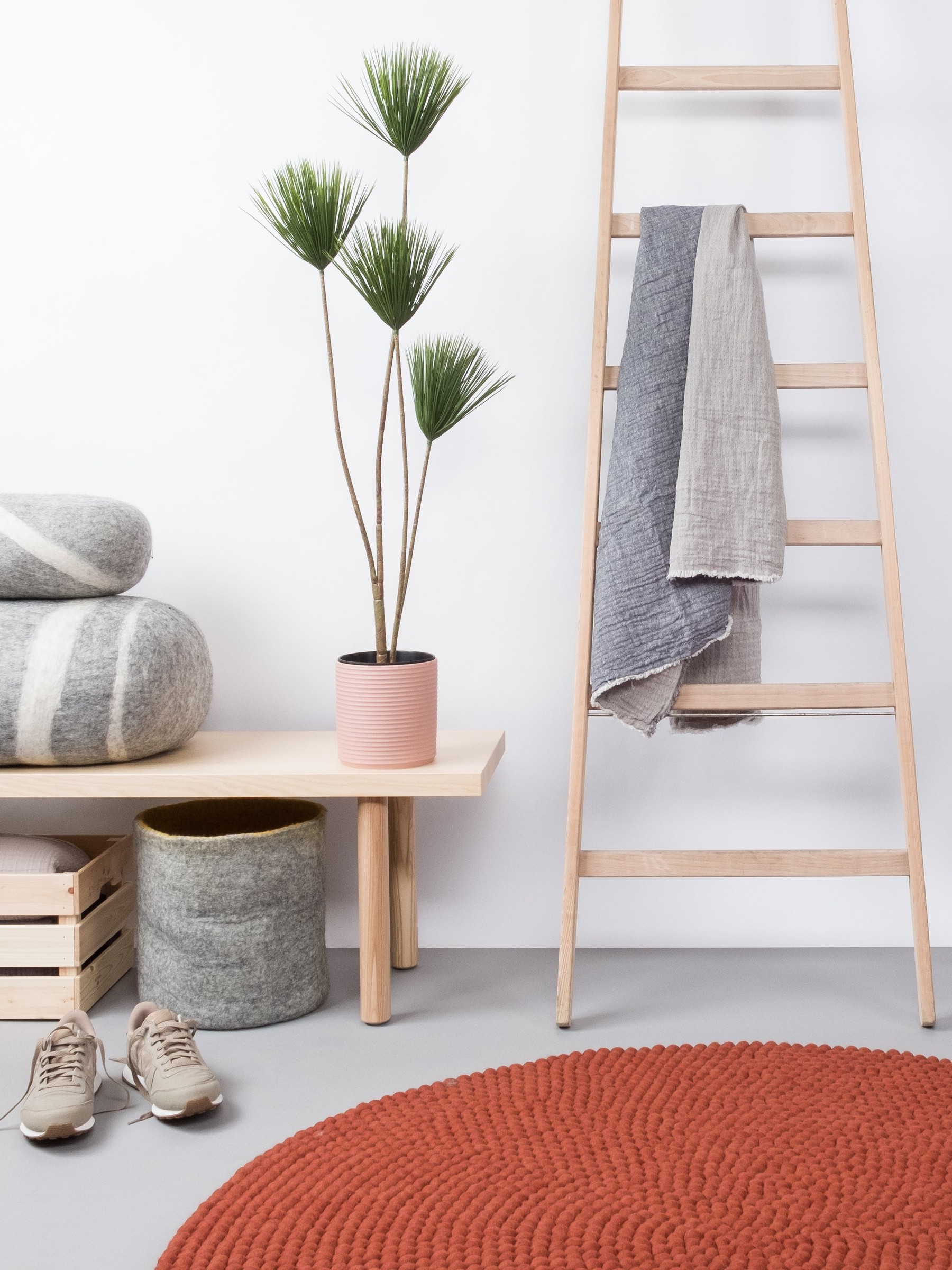 myfelt Lora Filzkugelteppich Rostrot rund Ø 50 cm