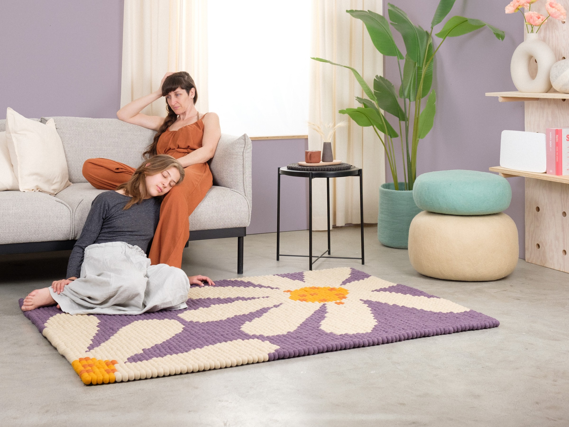 myfelt Daisy Filzkugelteppich Violett