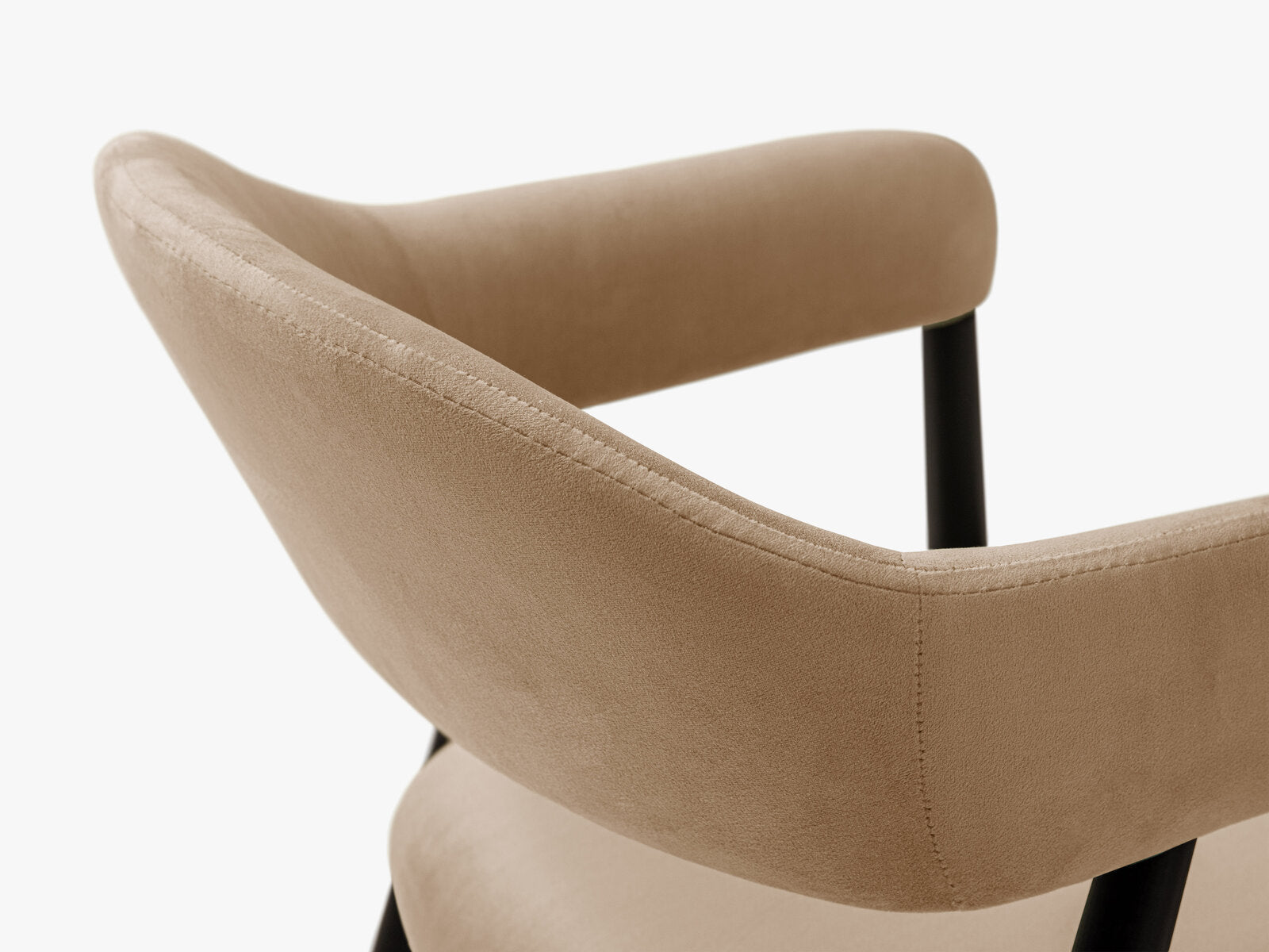 Micadoni Stuhl Adra Samt Magic Velvet Mandelbeige Nussbaum