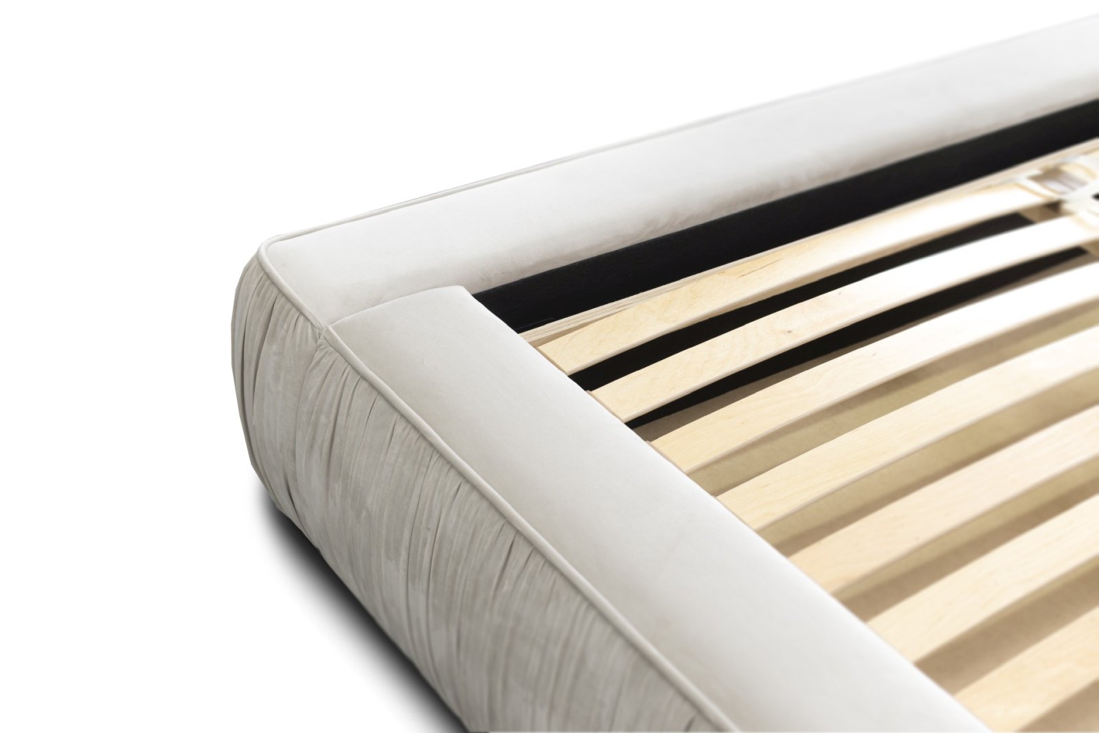 Polsterbett Beyond Samtstoff 140x200 mit Holzrahmen Riviera 21