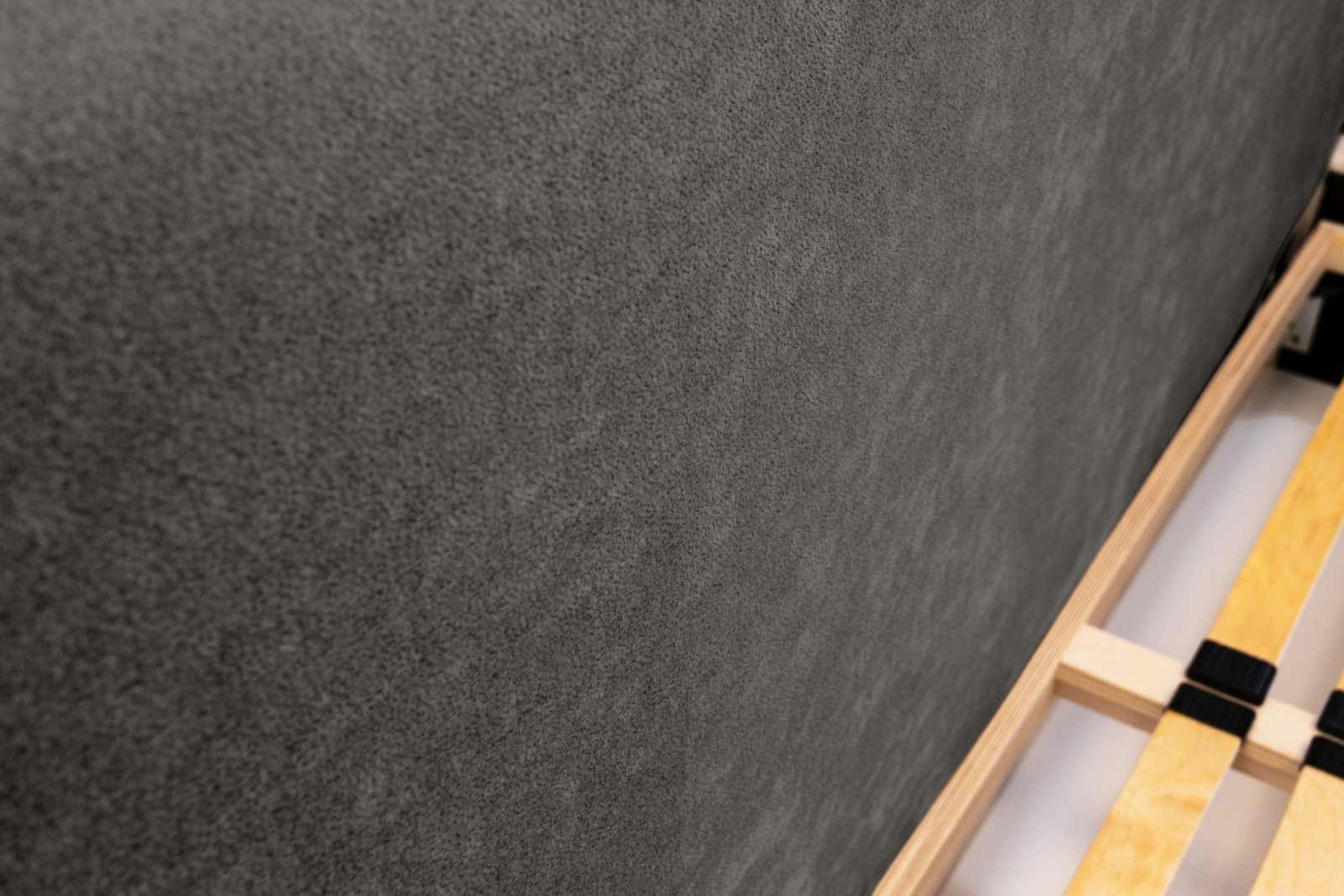 Polsterbett Renoa Chenille 140x200 mit Metallrahmen Ditra-New 14