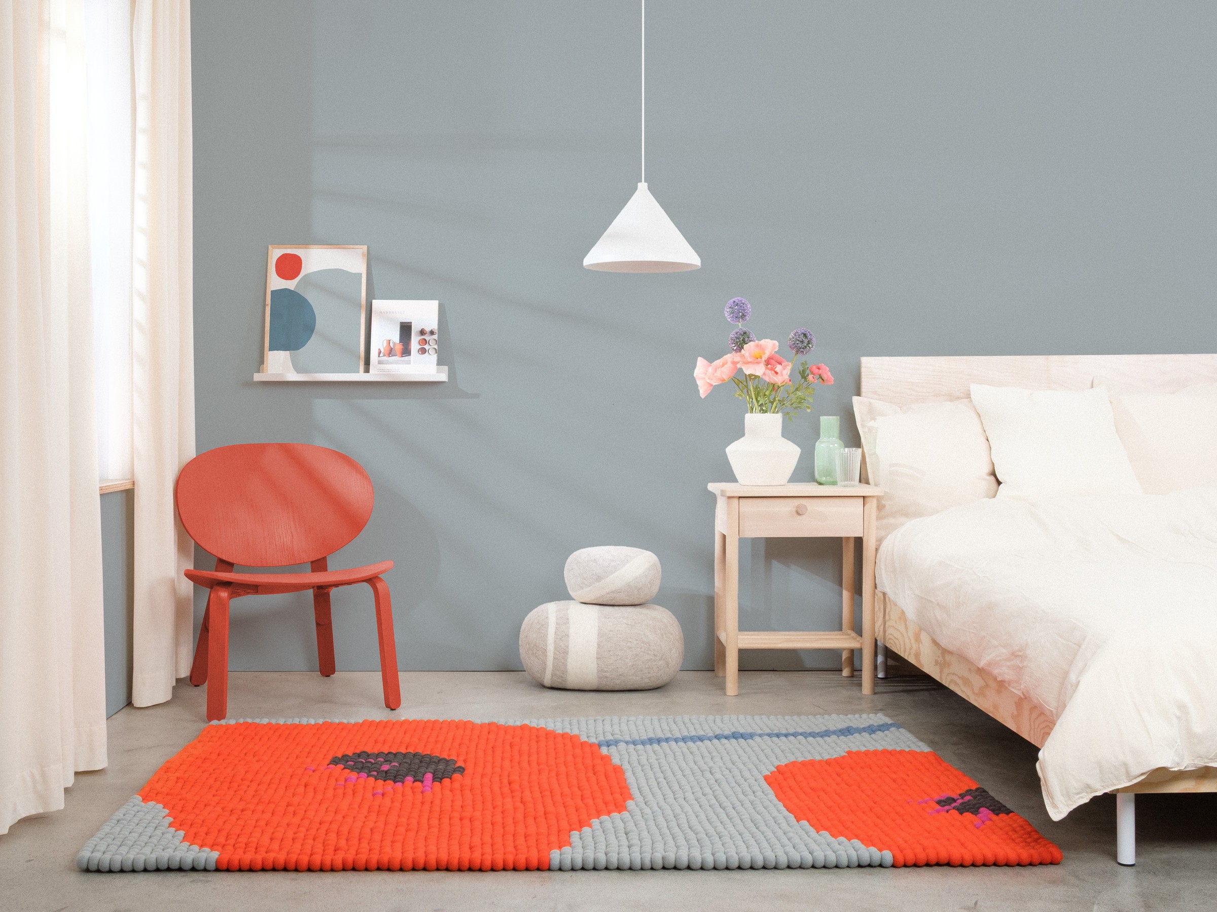 myfelt Poppy Filzkugelteppich Mohnrot