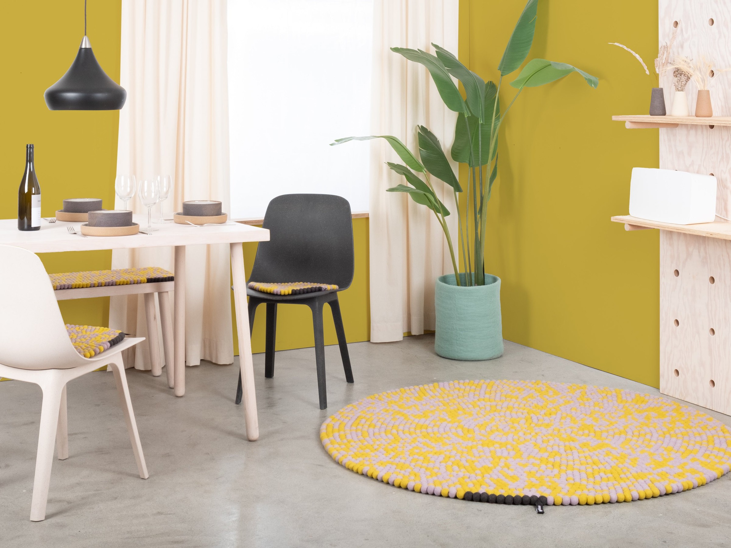 myfelt Zest Filzkugelteppich Flieder rund Ø 140 cm