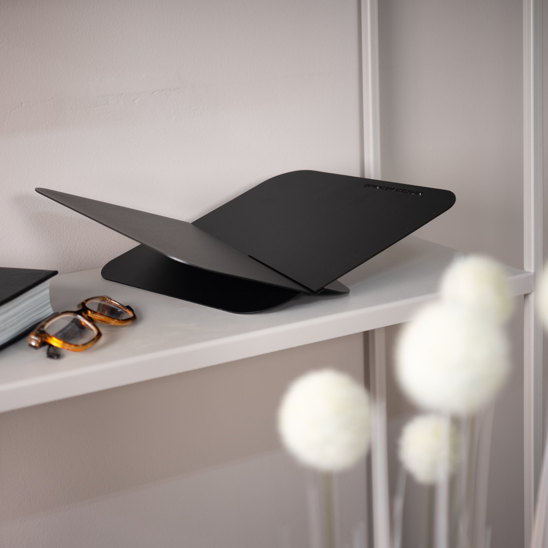 Spinder Design Bücherregal Atalanta Schwarz