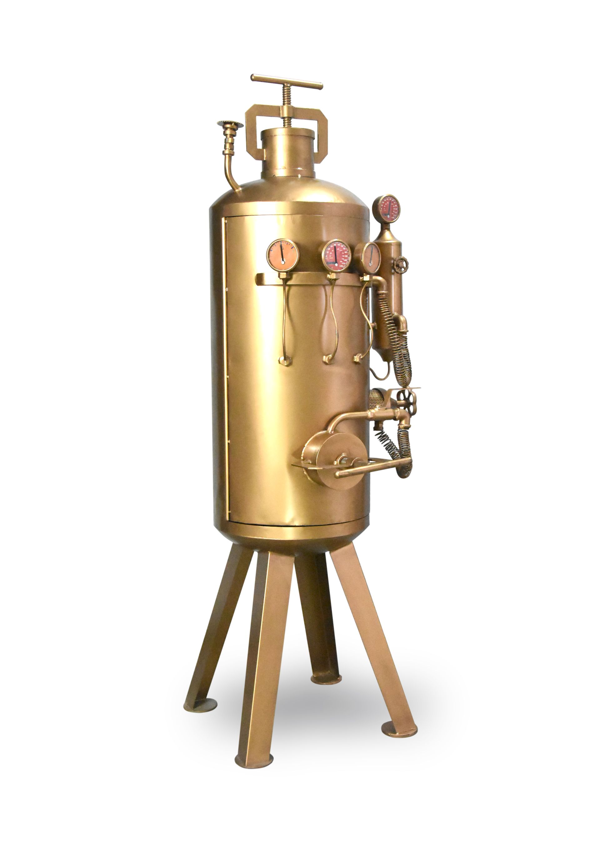 Möbelfaktor Vault Gold Industrial-Minibar in Gold – geschlossene Front in leichter Schrägansicht mit Ventilrad