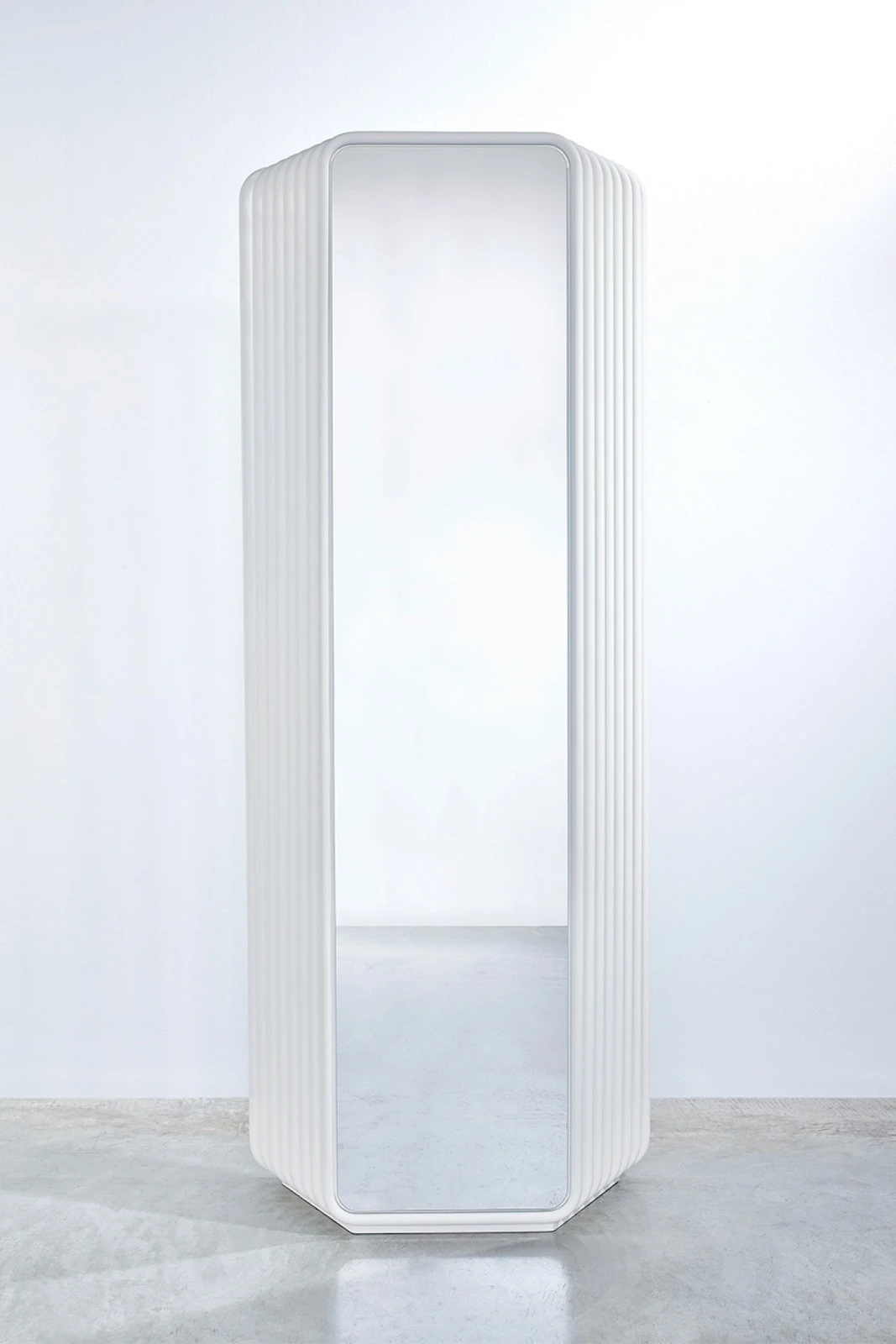 Echo White