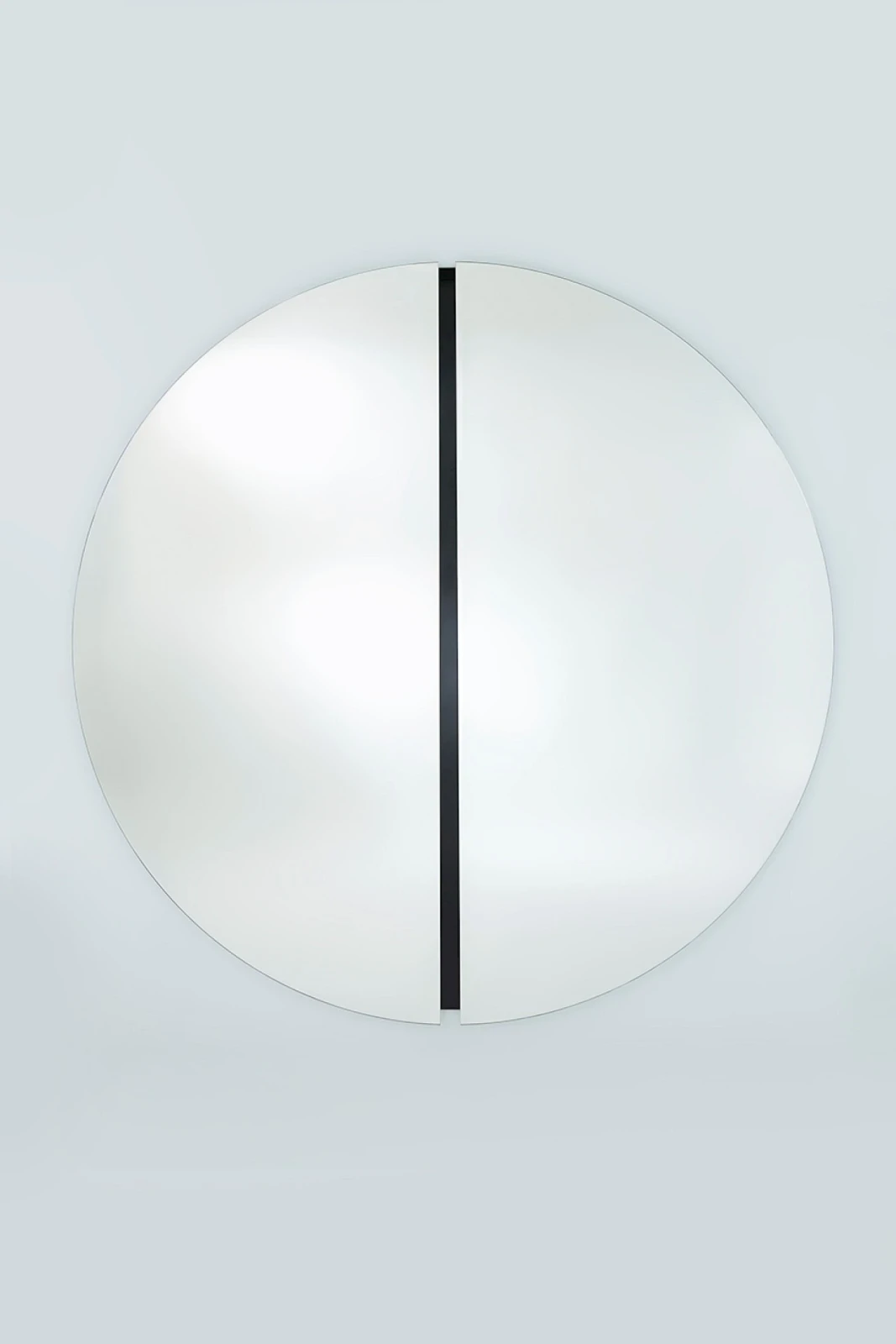 Luna Black Round L